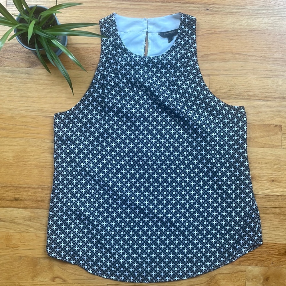 Banana Republic geometric top